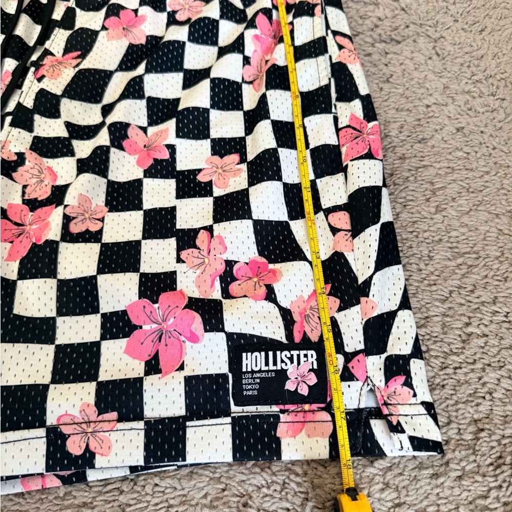 Hollister Men's Checkered Shorts with Pink Floral Accents - Picture 2 of 5
